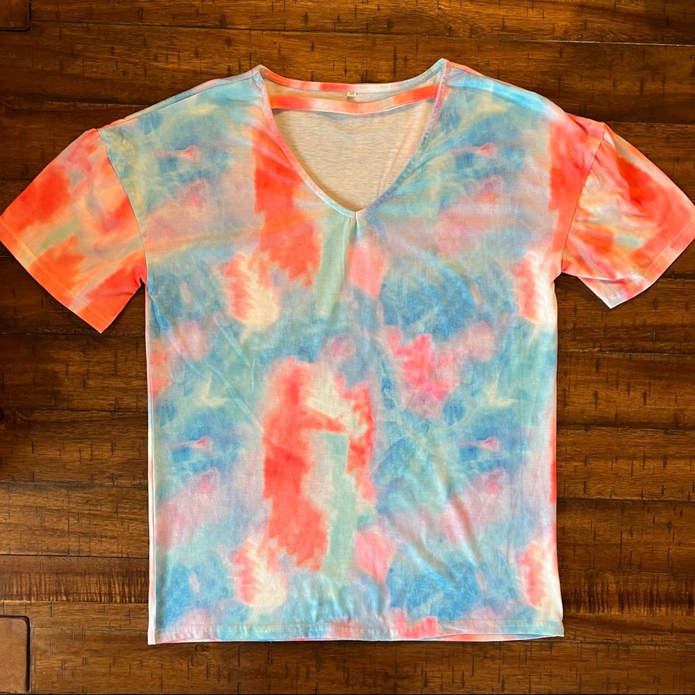 ⚡️3/$20 Tie Dye V Neck Top - NWOT - Women’s shirt